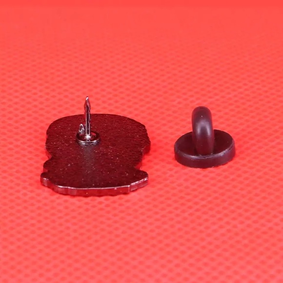 Daenerys Game of Thrones Badass Mother Pin - Picture 2 of 2